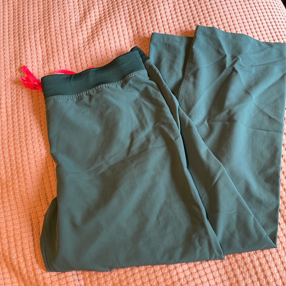 Figs scrub bottoms/pants Livingston size XL petite